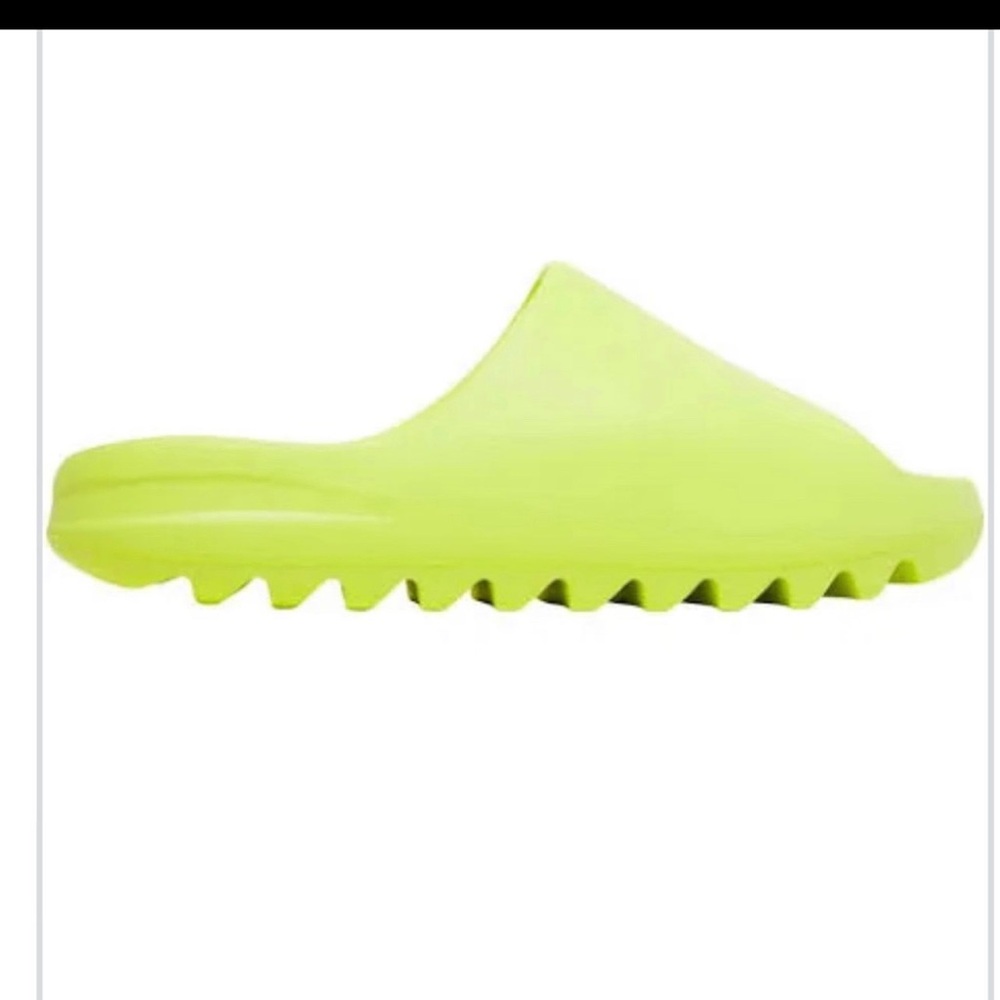 Yeezy new and authentic Yeezy slides us size 5 equivalent to women’s US 6 color